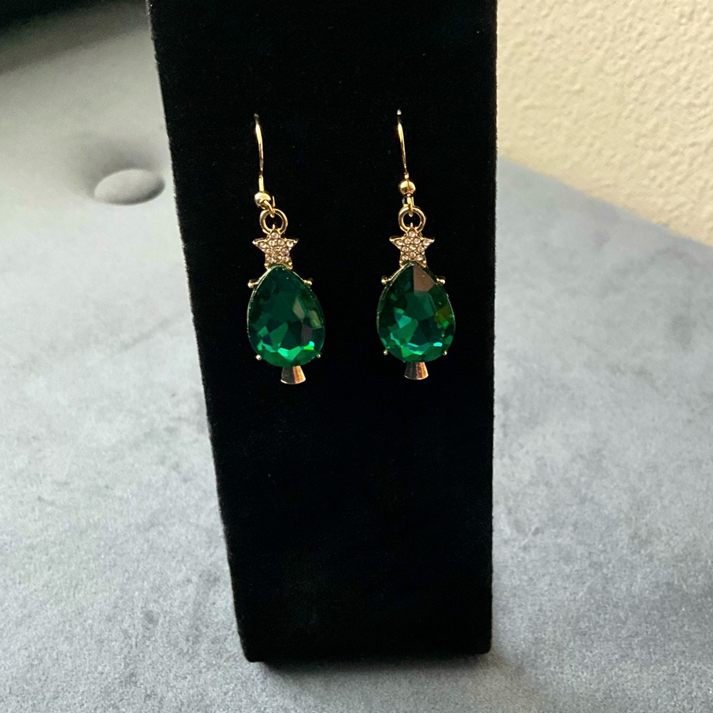 NWT Holiday Lane Teardrop Earrings